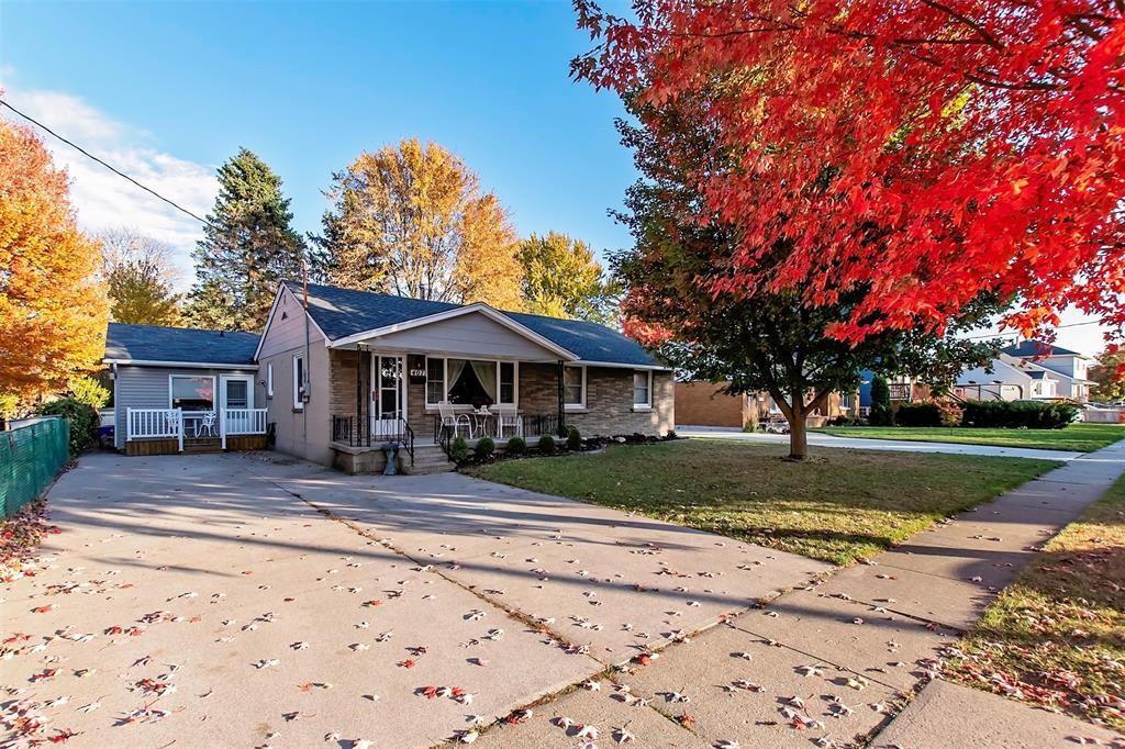 407 ARTHUR Street, Point Edward, Ontario, Canada