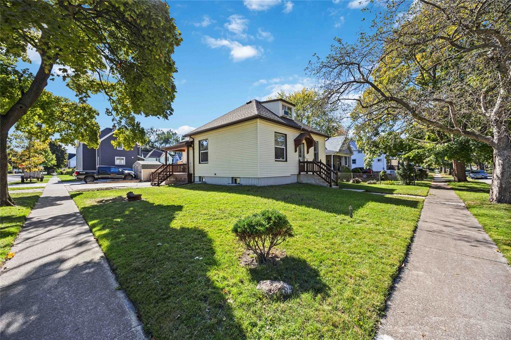 199 COBDEN Street, Sarnia, Ontario, Canada