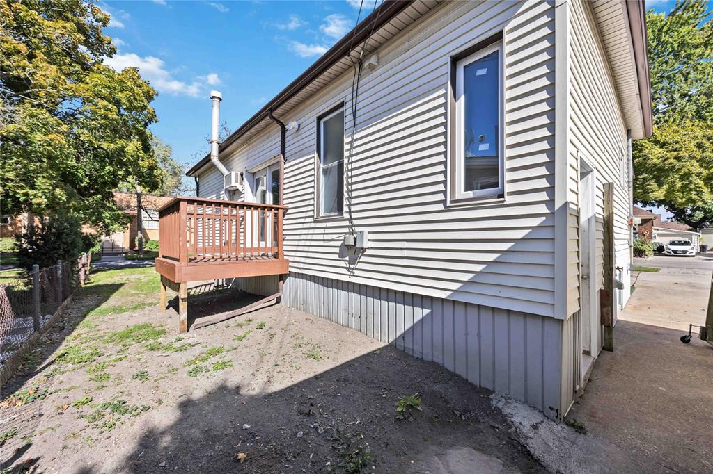199 COBDEN Street, Sarnia, Ontario, Canada
