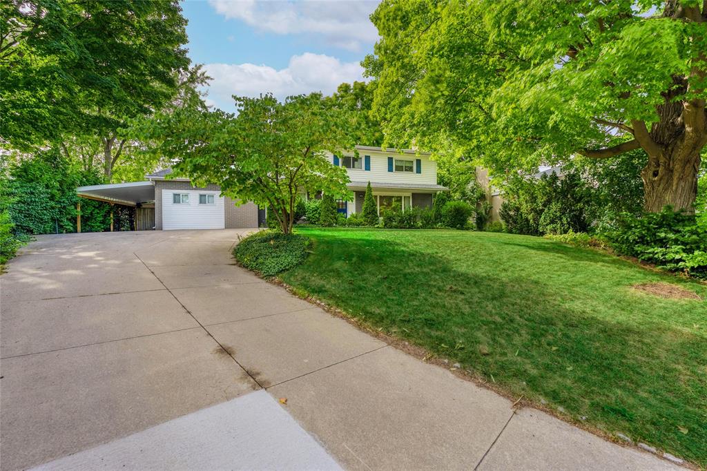 1035 BEL AIRE Drive, Sarnia, Ontario, Canada