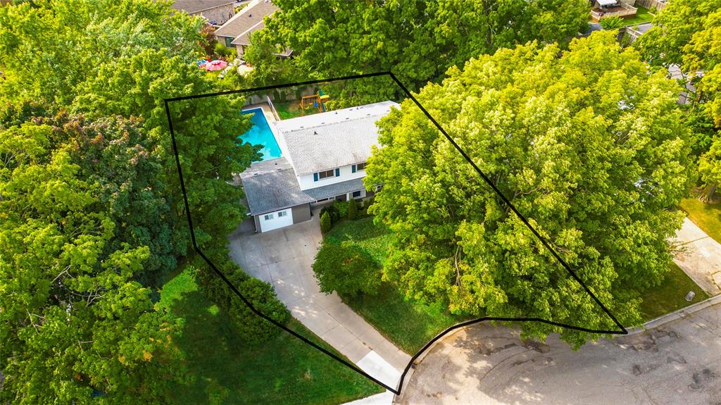 1035 BEL AIRE Drive, Sarnia, Ontario, Canada
