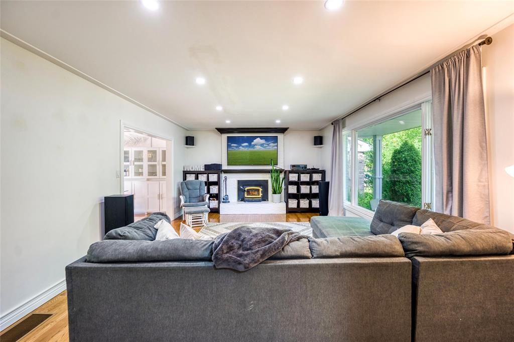 1035 BEL AIRE Drive, Sarnia, Ontario, Canada