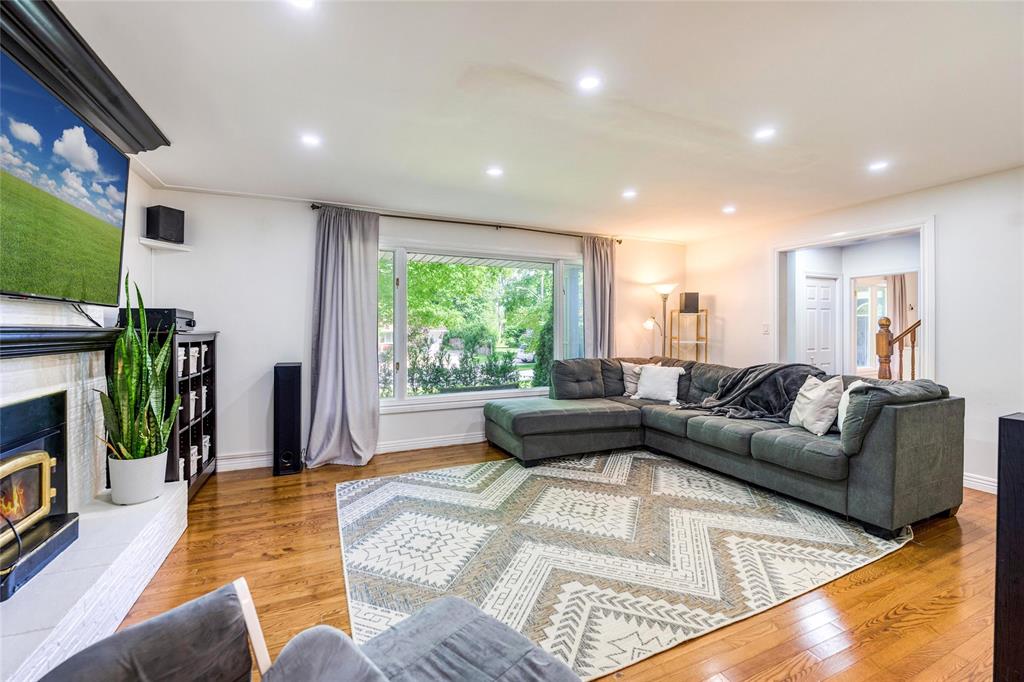 1035 BEL AIRE Drive, Sarnia, Ontario, Canada
