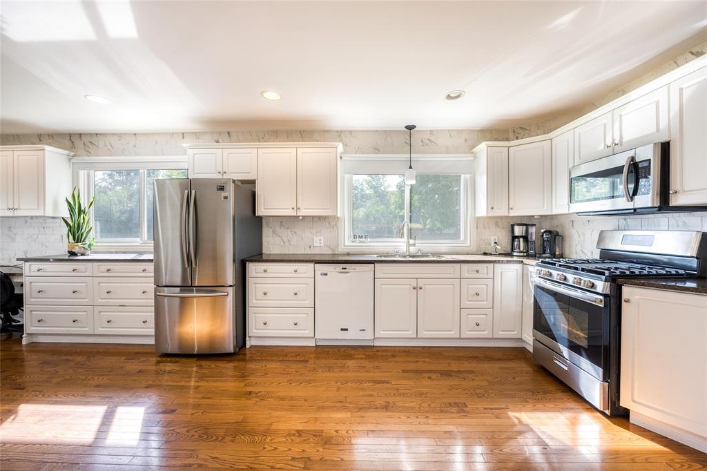 1035 BEL AIRE Drive, Sarnia, Ontario, Canada