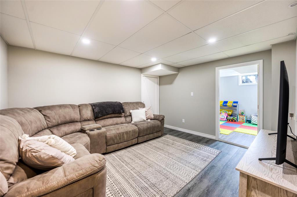 1035 BEL AIRE Drive, Sarnia, Ontario, Canada