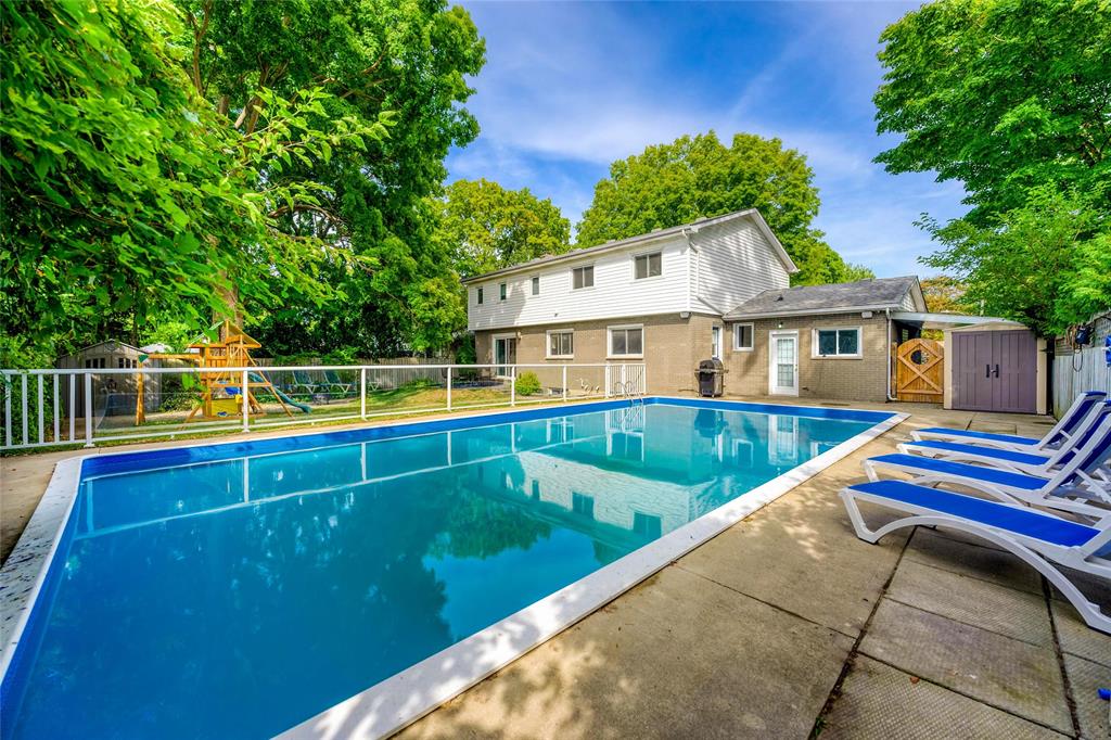 1035 BEL AIRE Drive, Sarnia, Ontario, Canada
