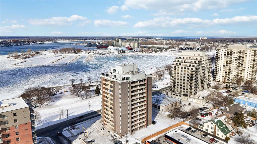 10 DERBY Lane Unit# 1104, Sarnia, Ontario, Canada photo 3