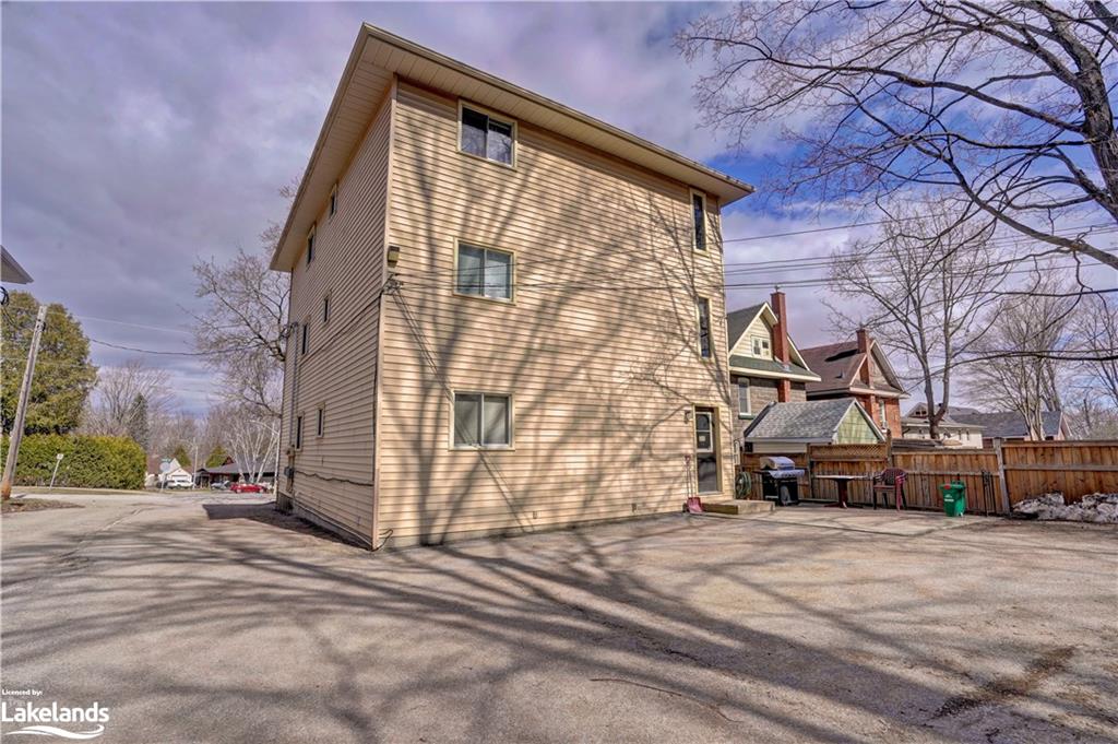 221 CANICE Street, Orillia, Ontario, Canada