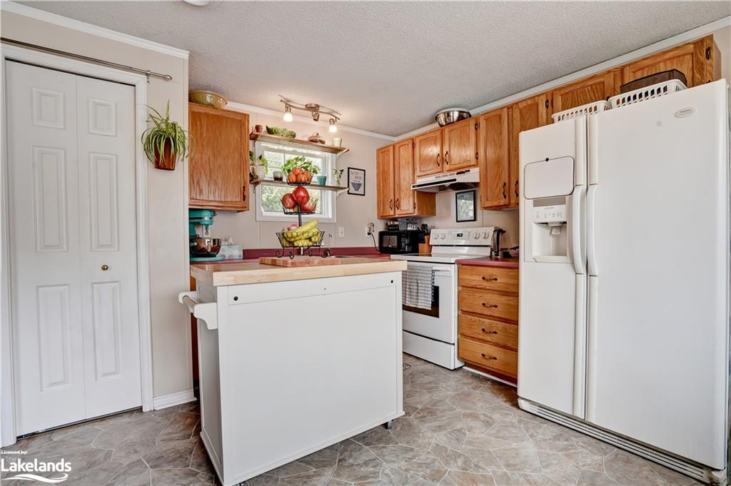 4126 ASH Crescent, Severn Township, Ontario, Canada