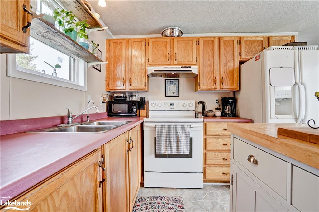 4126 ASH Crescent, Severn Township, Ontario, Canada