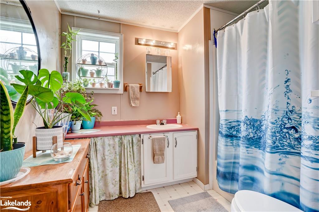 4126 ASH Crescent, Severn Township, Ontario, Canada