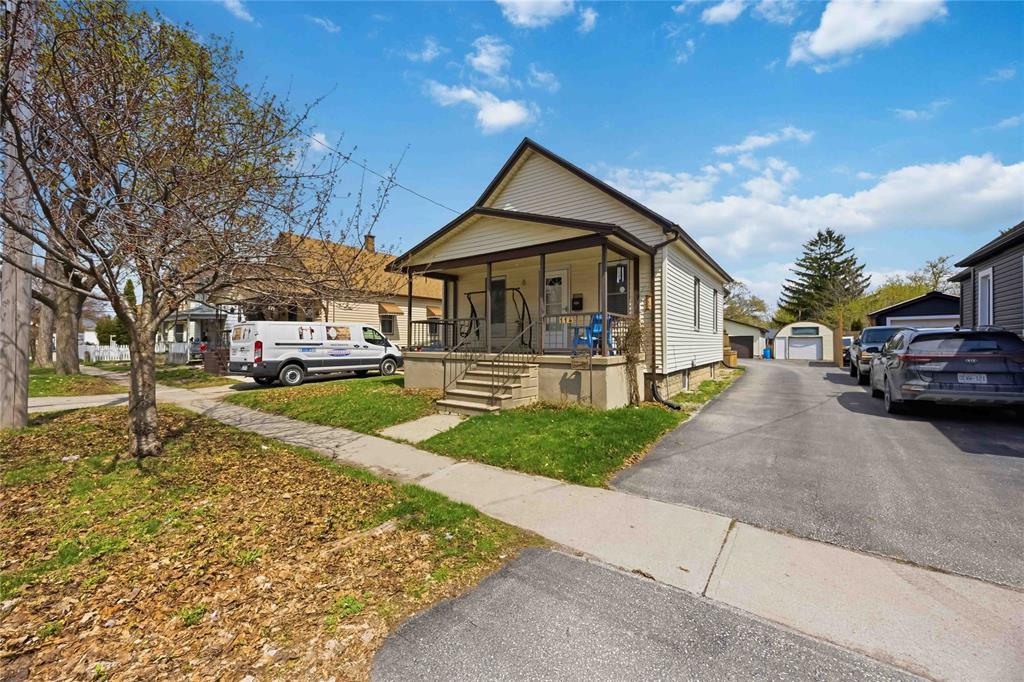 114 Samuel Street, Sarnia, Ontario, Canada photo 2