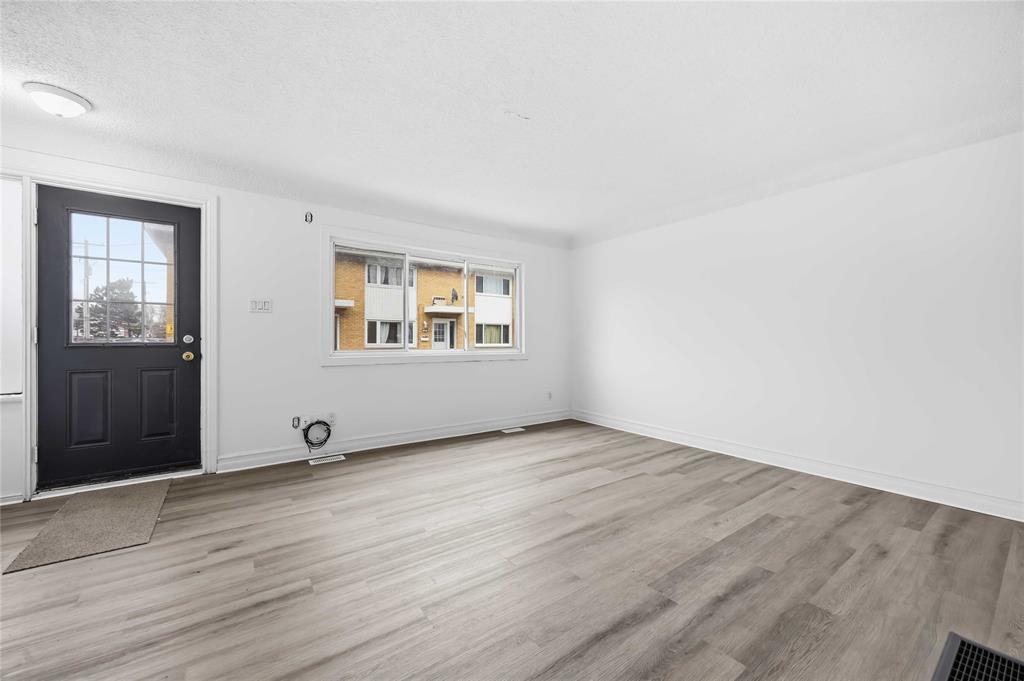 800 WELLINGTON Street Unit# 4, Sarnia, Ontario, Canada photo 5