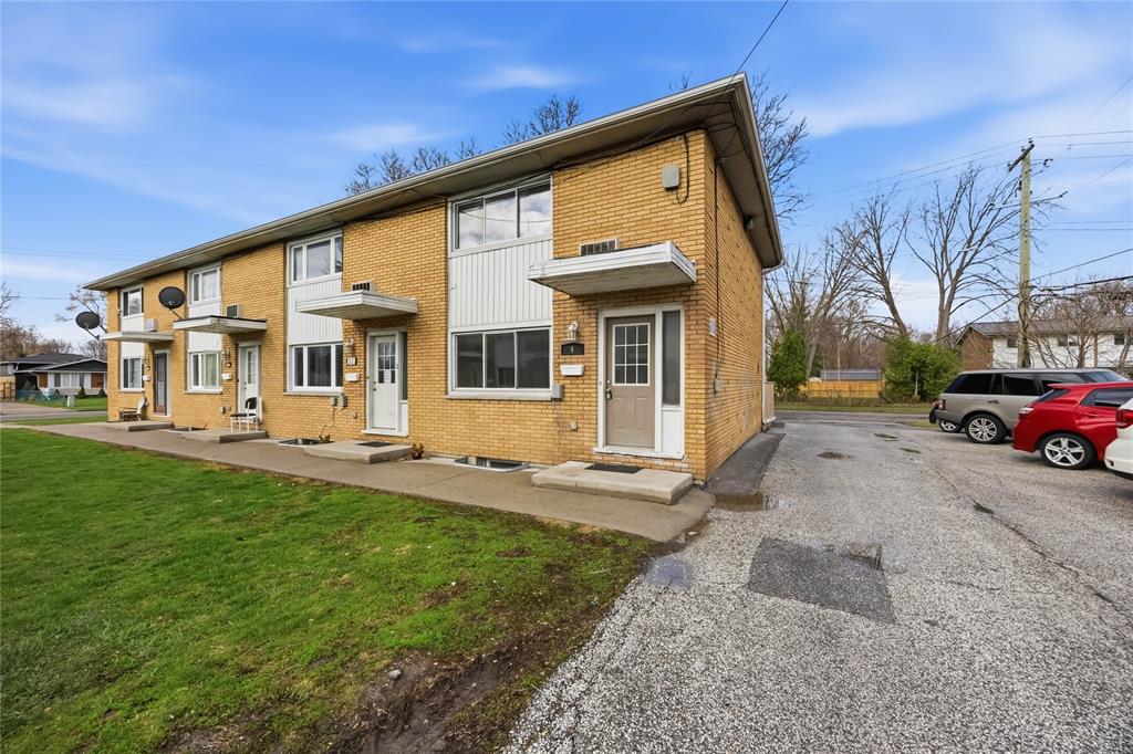 800 WELLINGTON Street Unit# 4, Sarnia, Ontario, Canada photo 2