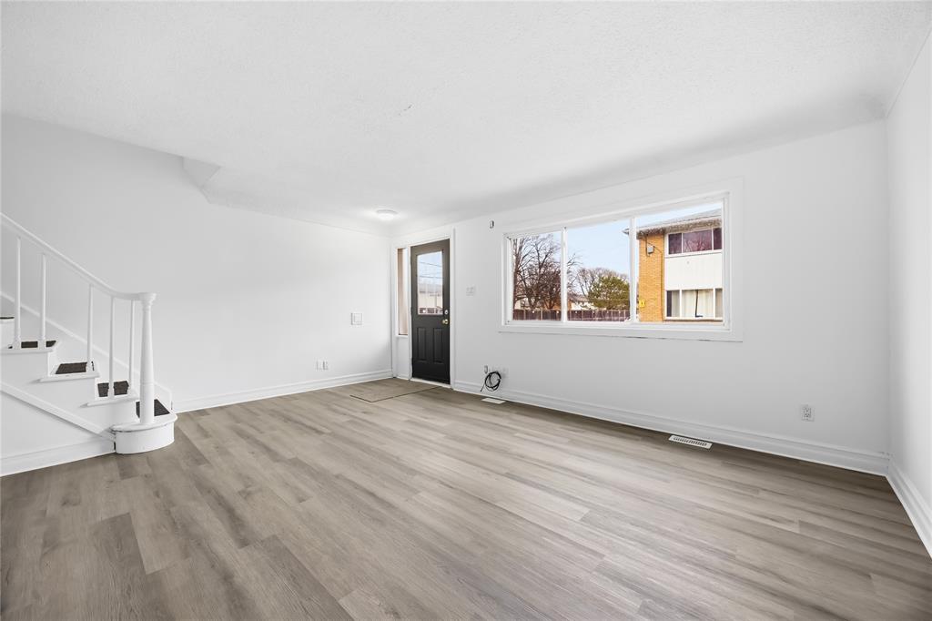 800 WELLINGTON Street Unit# 4, Sarnia, Ontario, Canada photo 4