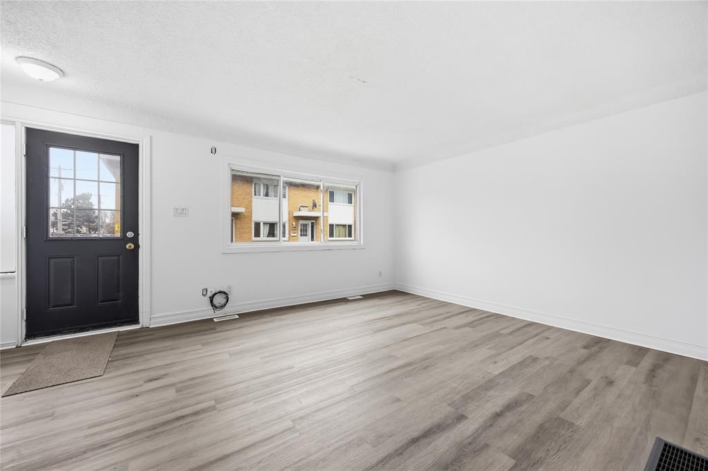 800 WELLINGTON Street Unit# 4, Sarnia, Ontario, Canada photo 5