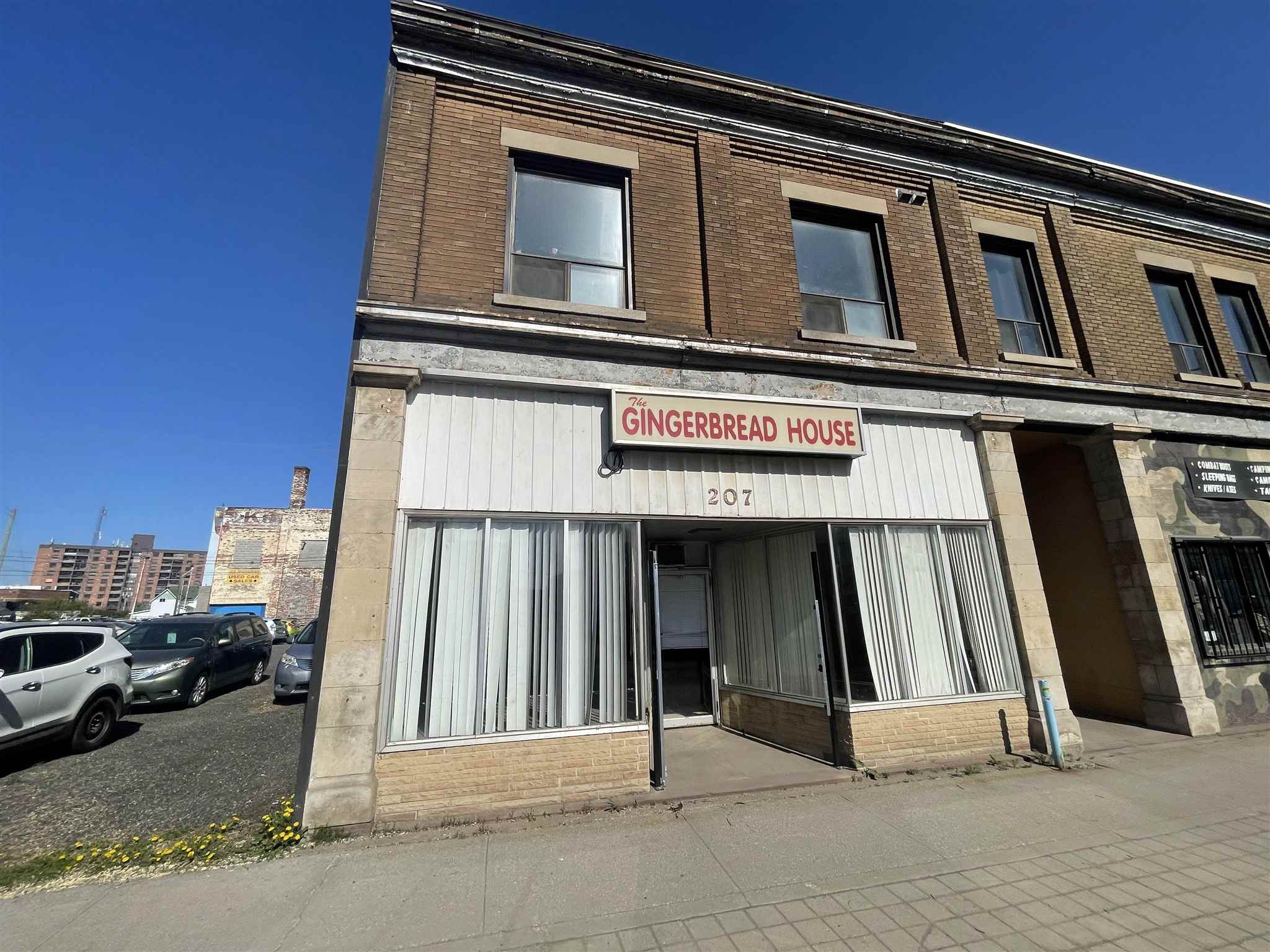 207 Simpson Street, Thunder Bay Ontario, Canada