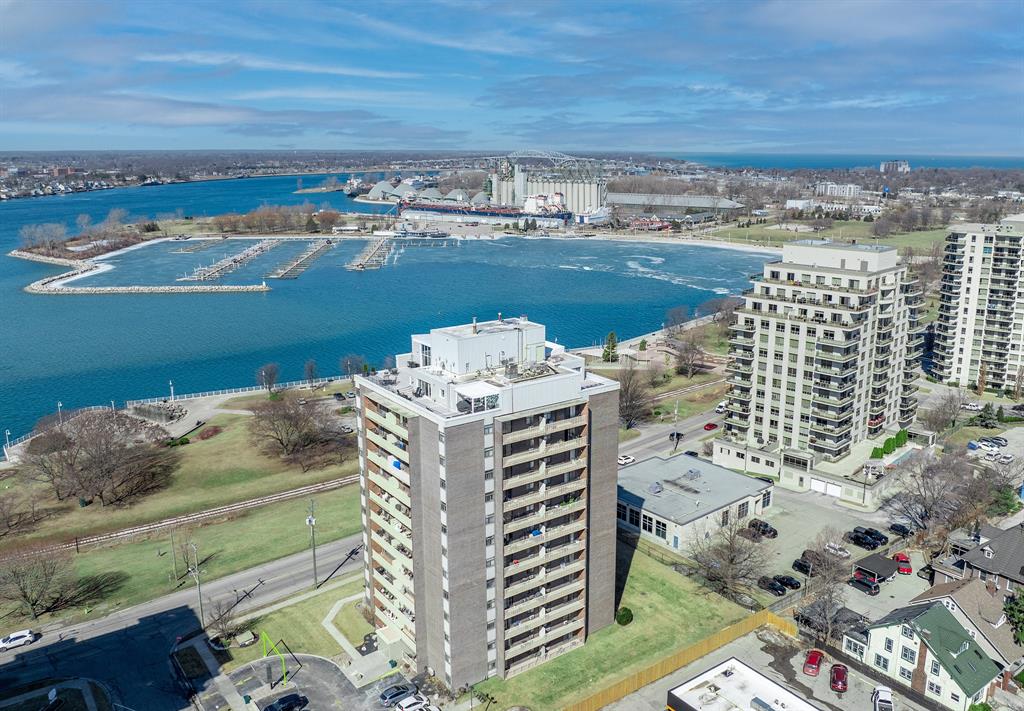 10 Derby Lane Unit# 506, Sarnia Ontario, Canada