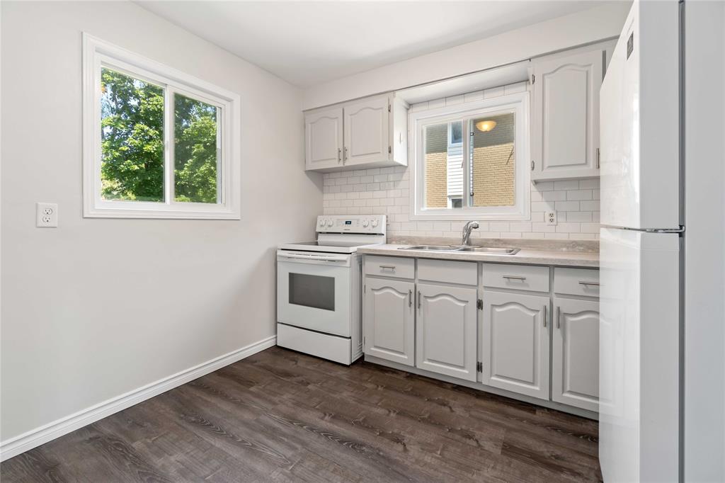 1102 EXMOUTH Street, Sarnia, Ontario, Canada photo 9