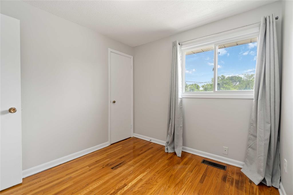 1102 EXMOUTH Street, Sarnia, Ontario, Canada photo 14