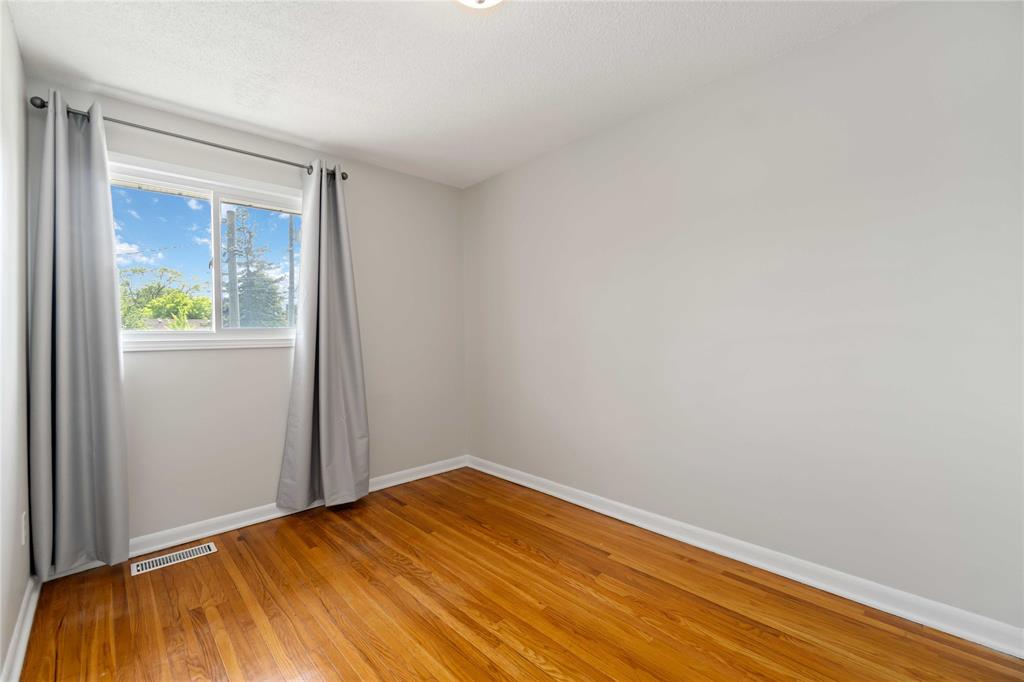 1102 EXMOUTH Street, Sarnia, Ontario, Canada photo 15