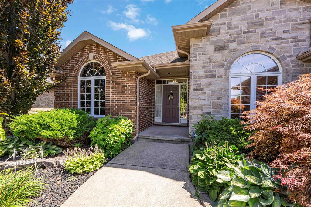 282 SAWGRASS Place, Sarnia, Ontario, Canada photo 4