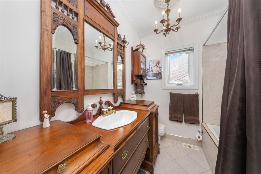 11 MAUD Street, Point Edward, Ontario, Canada