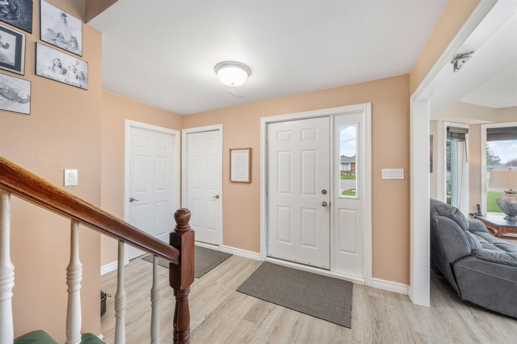11 MAUD Street, Point Edward, Ontario, Canada