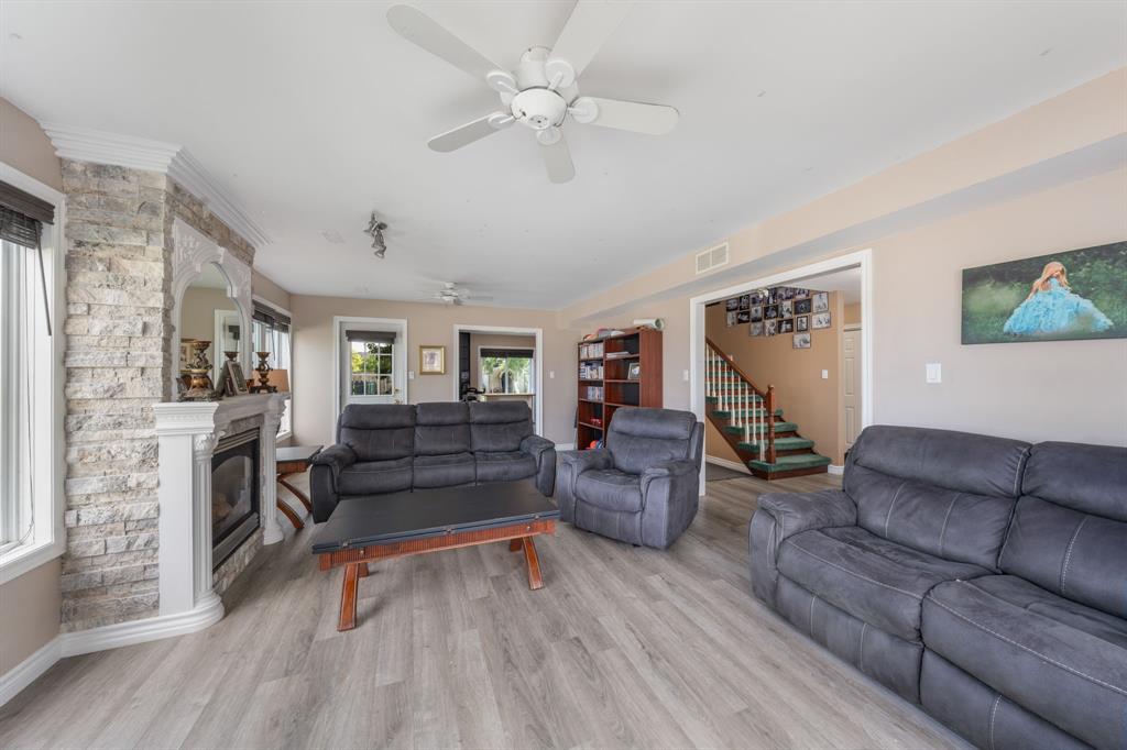 11 MAUD Street, Point Edward, Ontario, Canada