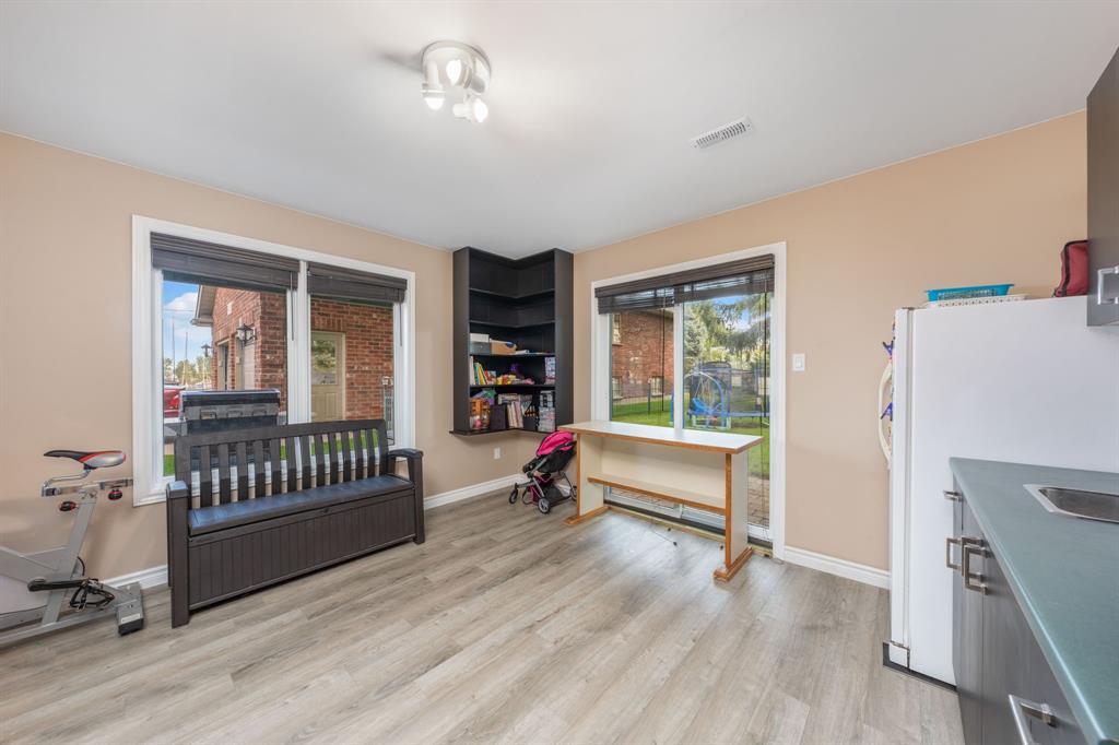 11 MAUD Street, Point Edward, Ontario, Canada