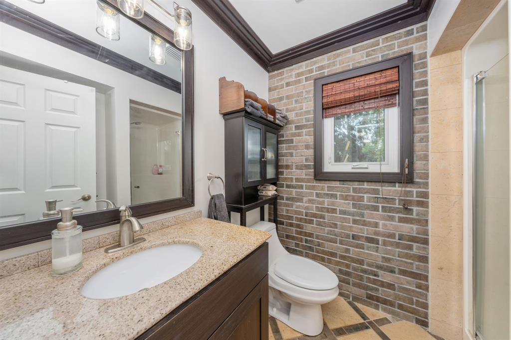 11 MAUD Street, Point Edward, Ontario, Canada