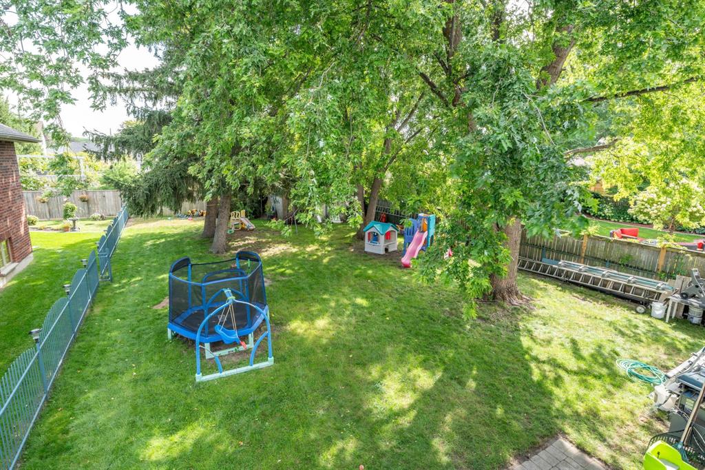 11 MAUD Street, Point Edward, Ontario, Canada