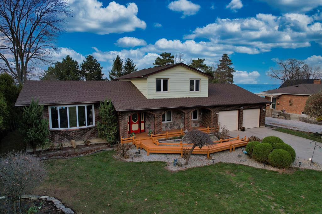 3472 QUEEN Street, Plympton-Wyoming, Ontario, Canada