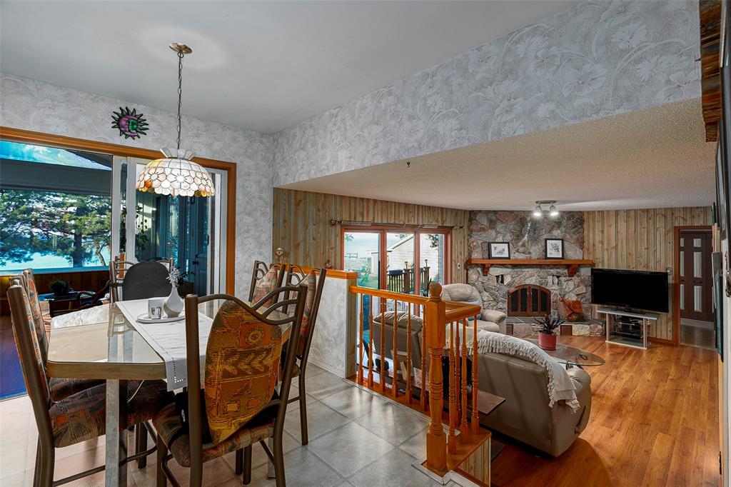3472 QUEEN Street, Plympton-Wyoming, Ontario, Canada