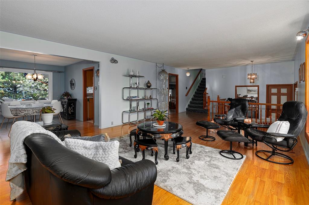 3472 QUEEN Street, Plympton-Wyoming, Ontario, Canada