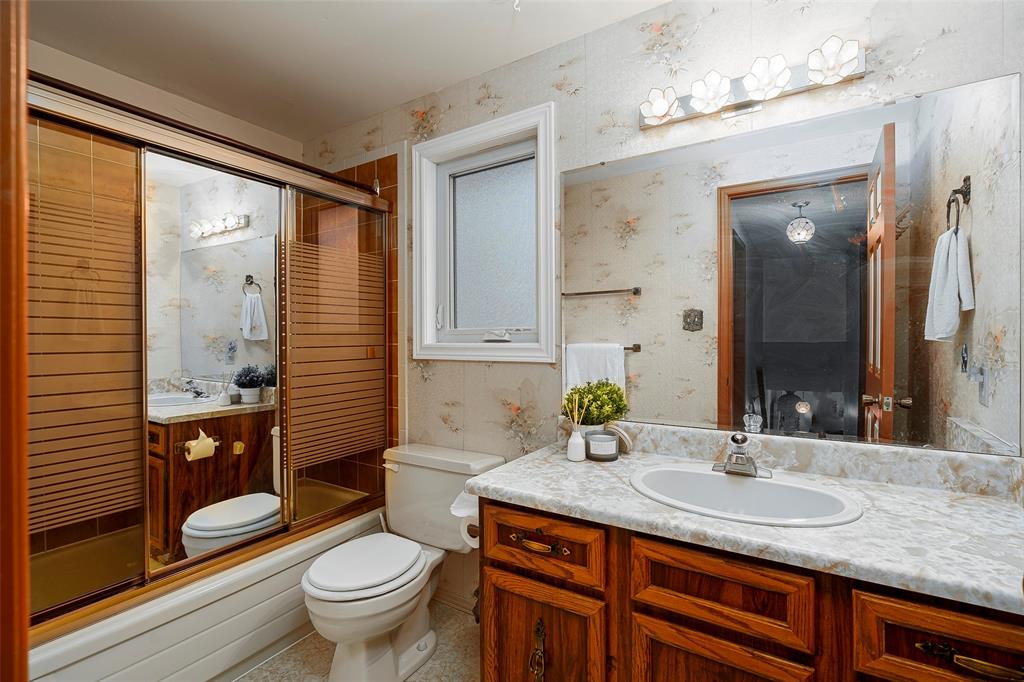 3472 QUEEN Street, Plympton-Wyoming, Ontario, Canada