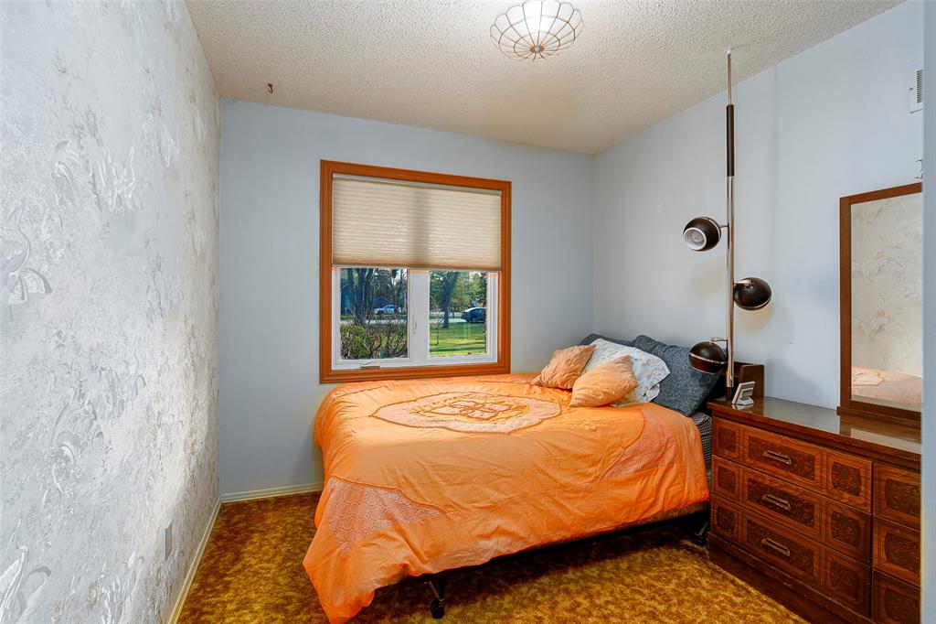 3472 QUEEN Street, Plympton-Wyoming, Ontario, Canada