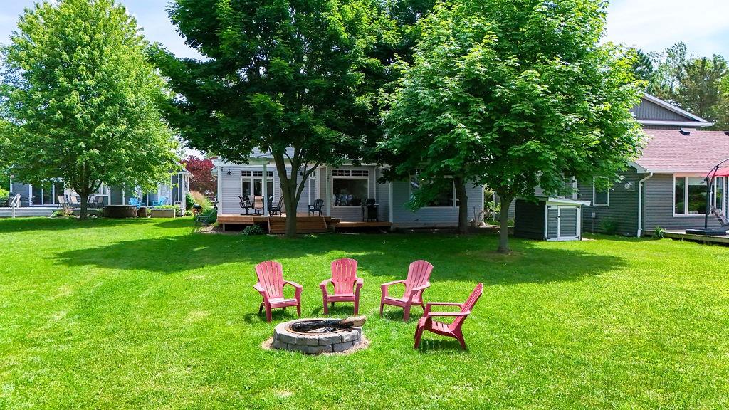 7359 BLUE POINT BAY Path, Plympton-Wyoming, Ontario, Canada photo 4