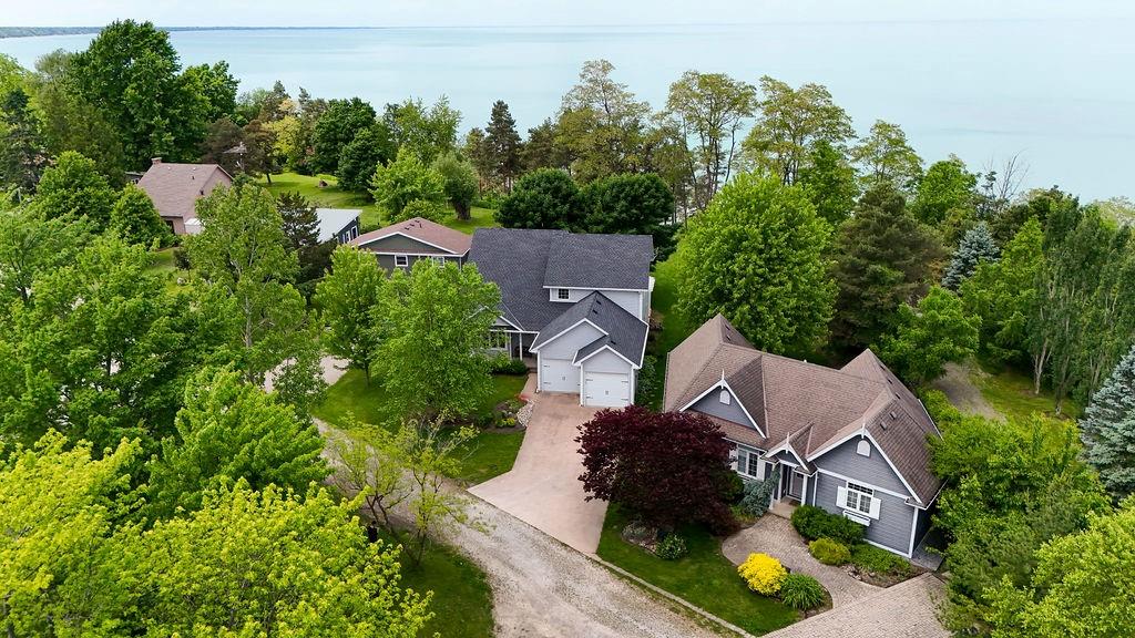 7359 BLUE POINT BAY Path, Plympton-Wyoming, Ontario, Canada photo 8