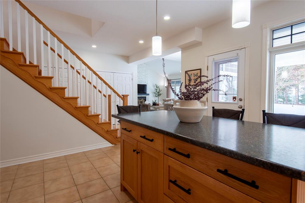 7359 BLUE POINT BAY Path, Plympton-Wyoming, Ontario, Canada photo 19