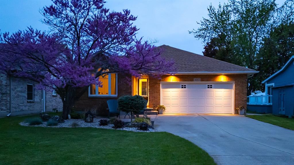 4062 Bluepoint Drive, Plympton-wyoming Ontario, Canada