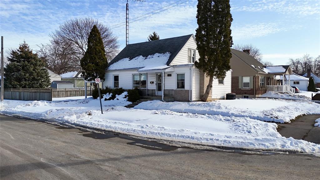 633 KINTAIL Street, Sarnia, Ontario, Canada photo 3