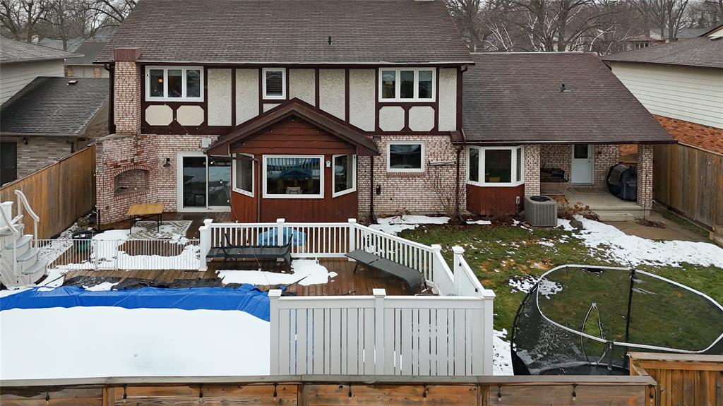 908 VARSITY Crescent, Sarnia, Ontario, Canada photo 2