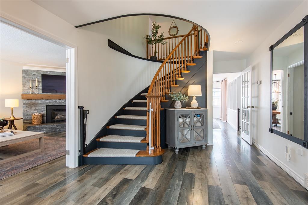 908 VARSITY Crescent, Sarnia, Ontario, Canada photo 3