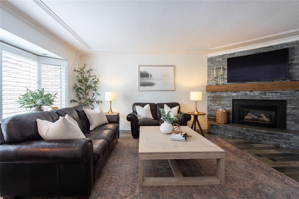 908 VARSITY Crescent, Sarnia, Ontario, Canada photo 4