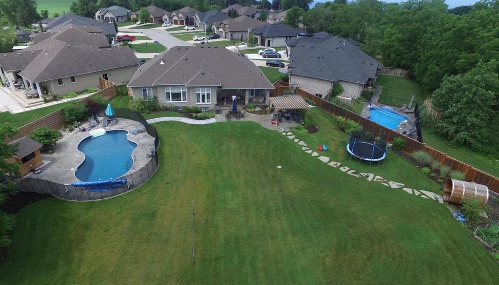 7133 MUSKOKA Trail, Plympton-Wyoming, Ontario, Canada photo 4