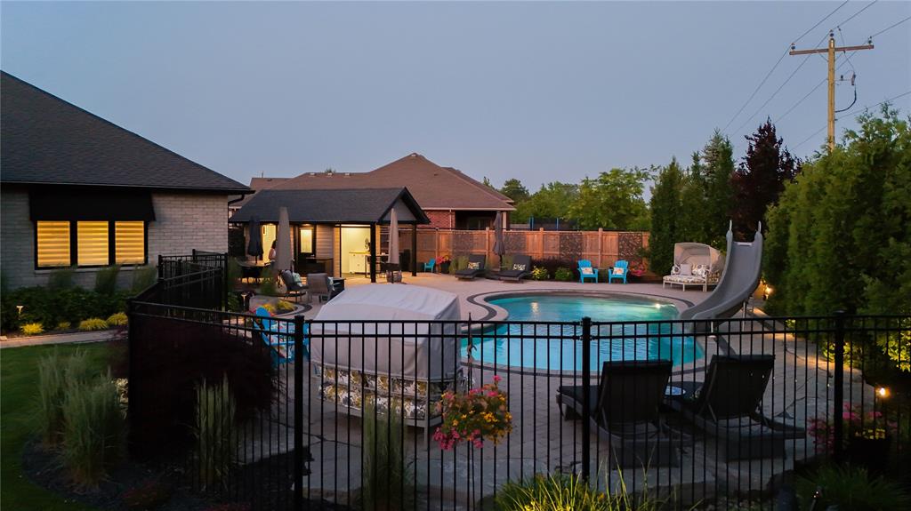 6831 CREEKSIDE Drive, Plympton-Wyoming, Ontario, Canada photo 10