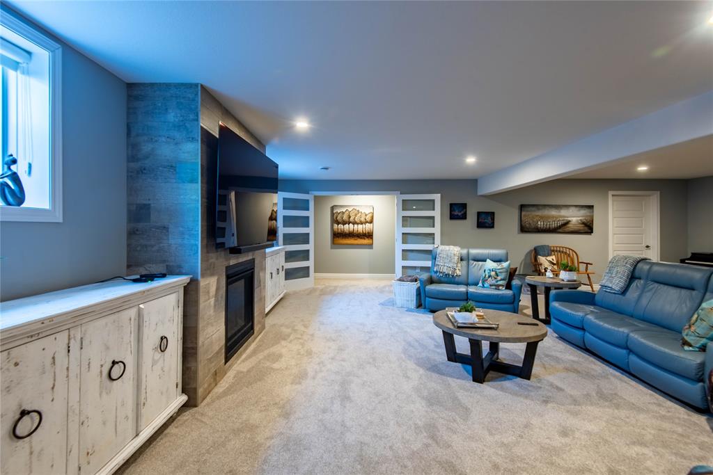 6831 CREEKSIDE Drive, Plympton-Wyoming, Ontario, Canada photo 40