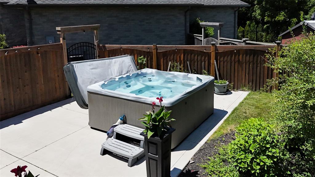 7133 MUSKOKA Trail, Plympton-Wyoming, Ontario, Canada photo 9