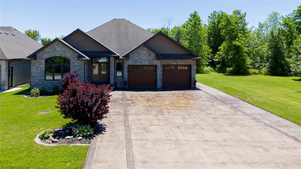3849 FERNE Avenue, Plympton-Wyoming, Ontario, Canada photo 1